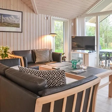 Nice In W/ 3 Bedrooms Vakantiehuis *
