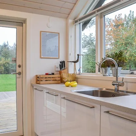 Nice In W/ 3 Bedrooms Vakantiehuis Oksbøl