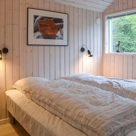 Nice In W/ 3 Bedrooms Vakantiehuis *